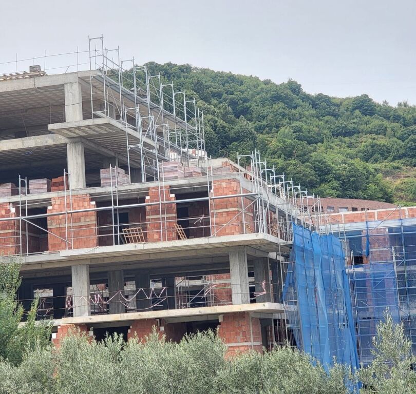 🏡 TRIPLEX IN VENDITA – KODRA E DIELLIT 2