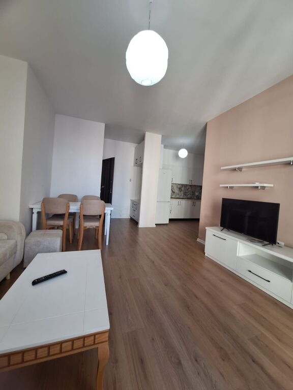 📣 Jepet me qera  🏡 Apartament 2+1+2+Post Parkimi  📍Grand Gallery, Yzberisht  💰60.000 Leke/Muaj