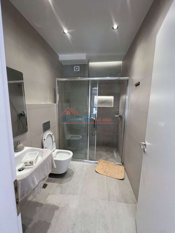 Apartament 2+1+ Post Parkimi me qera tek Kompleksi Aura ne Tirane