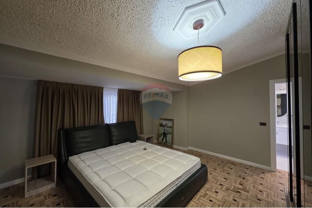 SUPER PENTHOUSE FOR SALE AT THE LAKE!