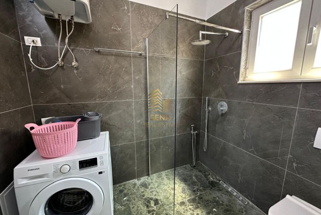 Qira, Hyrje Private, 3+1+Blk+Post Parkimi, Ish Sheshi Shqiponja, 75.000 Leke/muaj