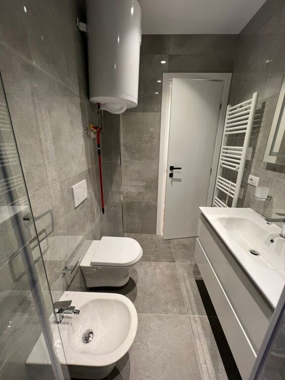 APARTAMENT 2+1 PER QERA TEK FUSHA E AVIACIONIT