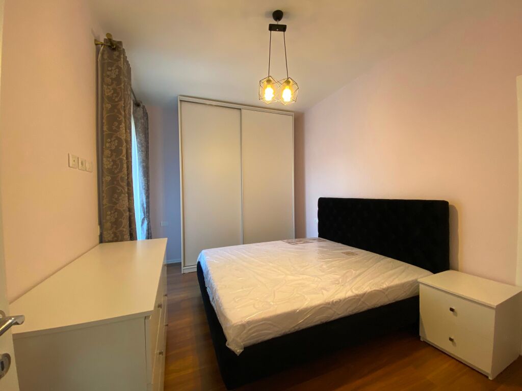 Apartament 2+1+Parking per shitje tek Rruga e Kosovareve.