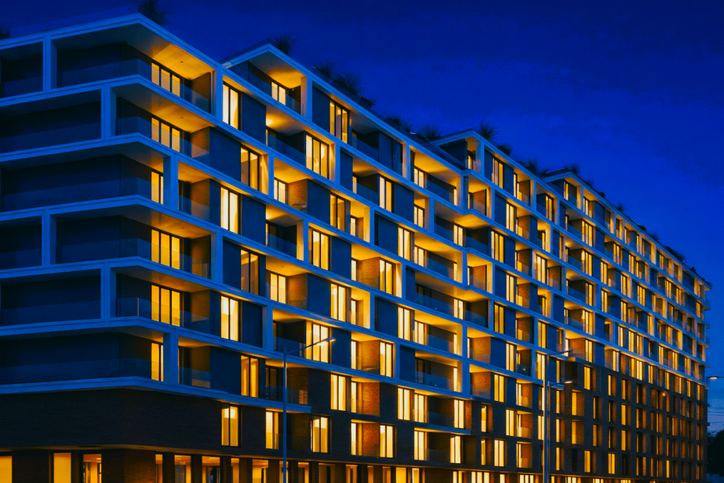 🏡 **Shitet Apartament 2+1+2 – Meis Garden, Ish Fusha e Aviacionit** ✨