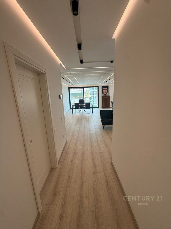FOR SALE APARTMENT CONVERTED INTO OFFICE IN THE FORMER BLOCK AREA