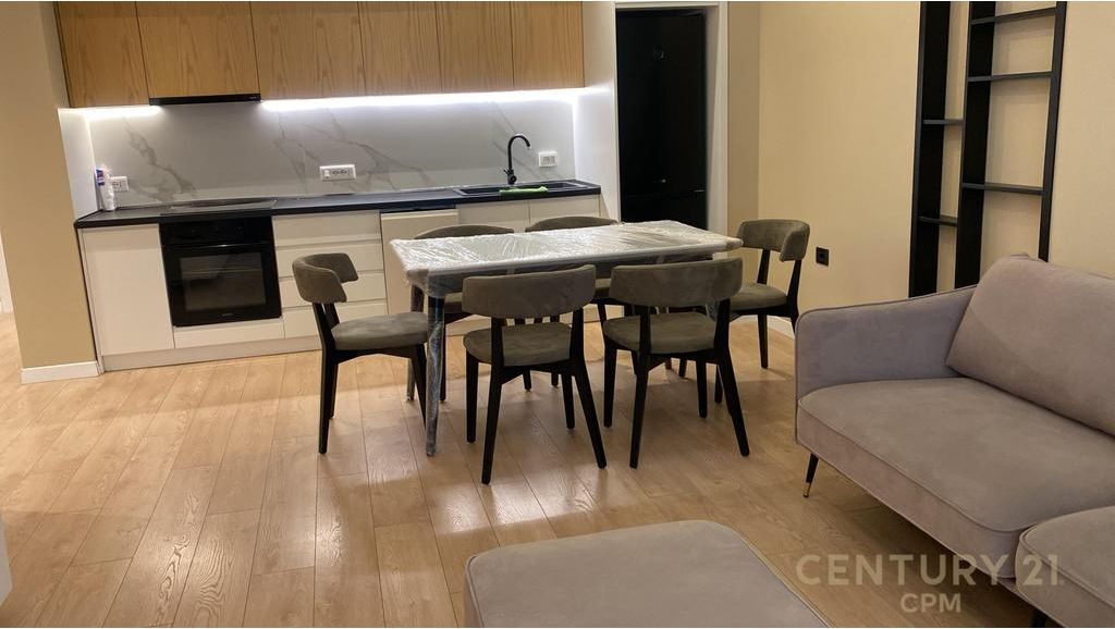 NE RRUGEN E KOSOVAREVE JAPIM ME QIRA APARTAMENT LUKSOZ 2+1