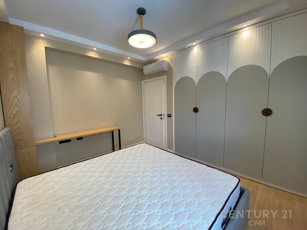 NE RRUGEN E KOSOVAREVE JAPIM ME QIRA APARTAMENT LUKSOZ 2+1