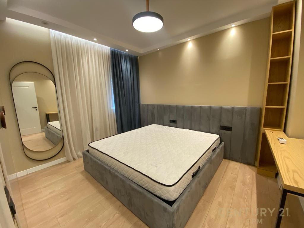 NE RRUGEN E KOSOVAREVE JAPIM ME QIRA APARTAMENT LUKSOZ 2+1