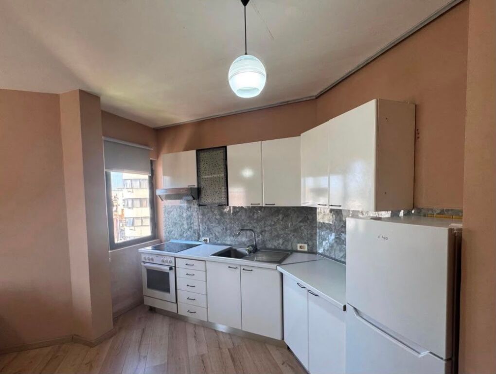 Jepet Me Qera Apartament 1+1+1 Ballkon