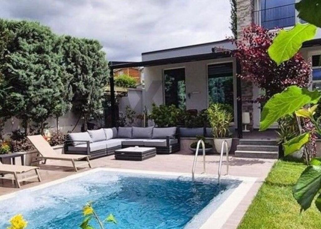 Jepet me Qira Vilë Luksoze në Farkë të Vogël   ID:530561005-47