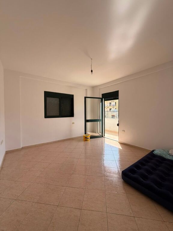 🏡 Shitet Apartament 2+1 , me 2 Poste parkimi, Plazh Teuta Durrës!