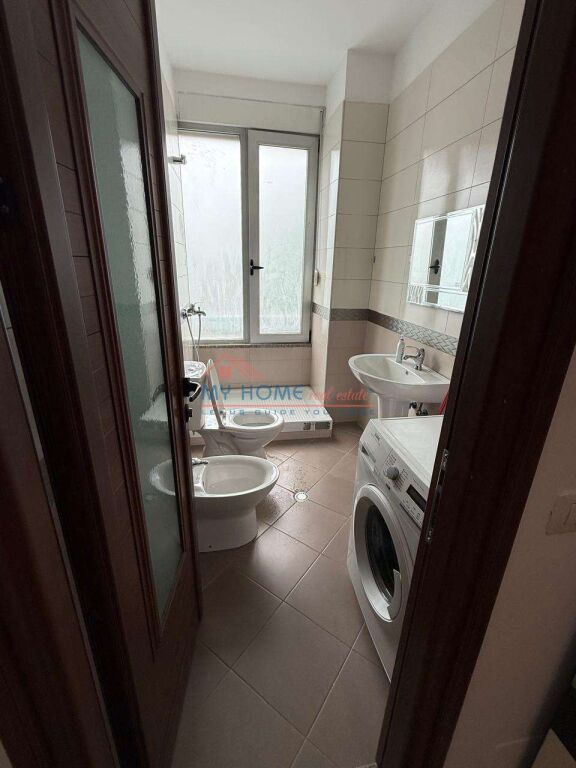 Apartament 1+1 me qera ne Xhamllik ne Tirane