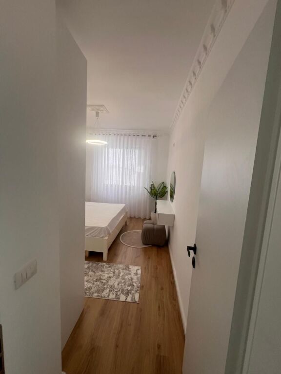 🏡 Shitet Apartament 1+1 i Sapomobiluar – Golem, Rruga Viena