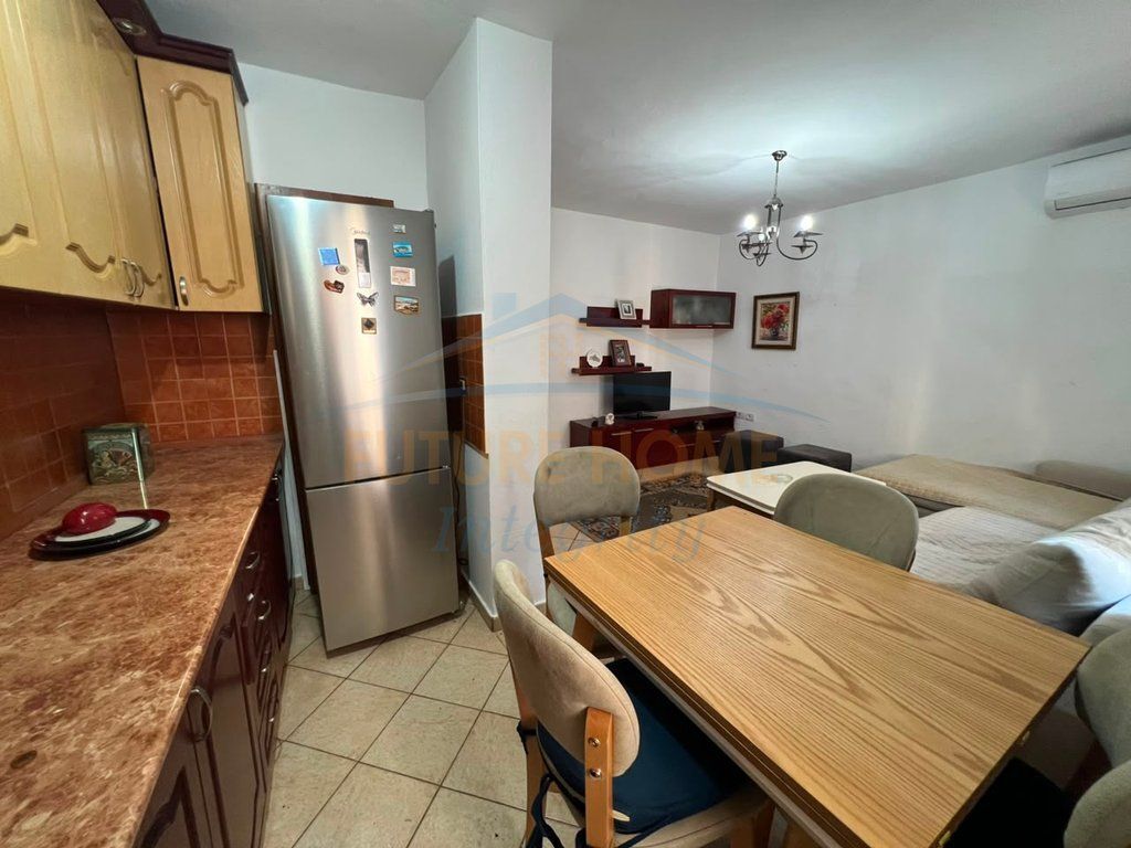 Qera, Apartament 2+1, Shkolla e Baletit, Tiranë. 500 €