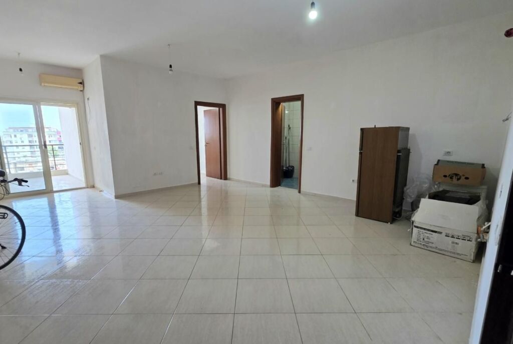 In Vlore, Near Bakaj Clinic, Apartment 1+1 For Sale With Lots of Light!