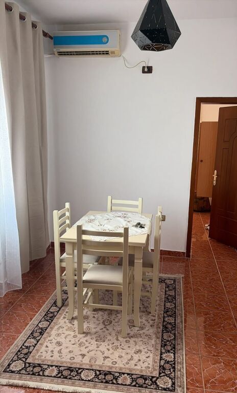 Jepet Me Qera Apartament 2+1+1 Ballkon