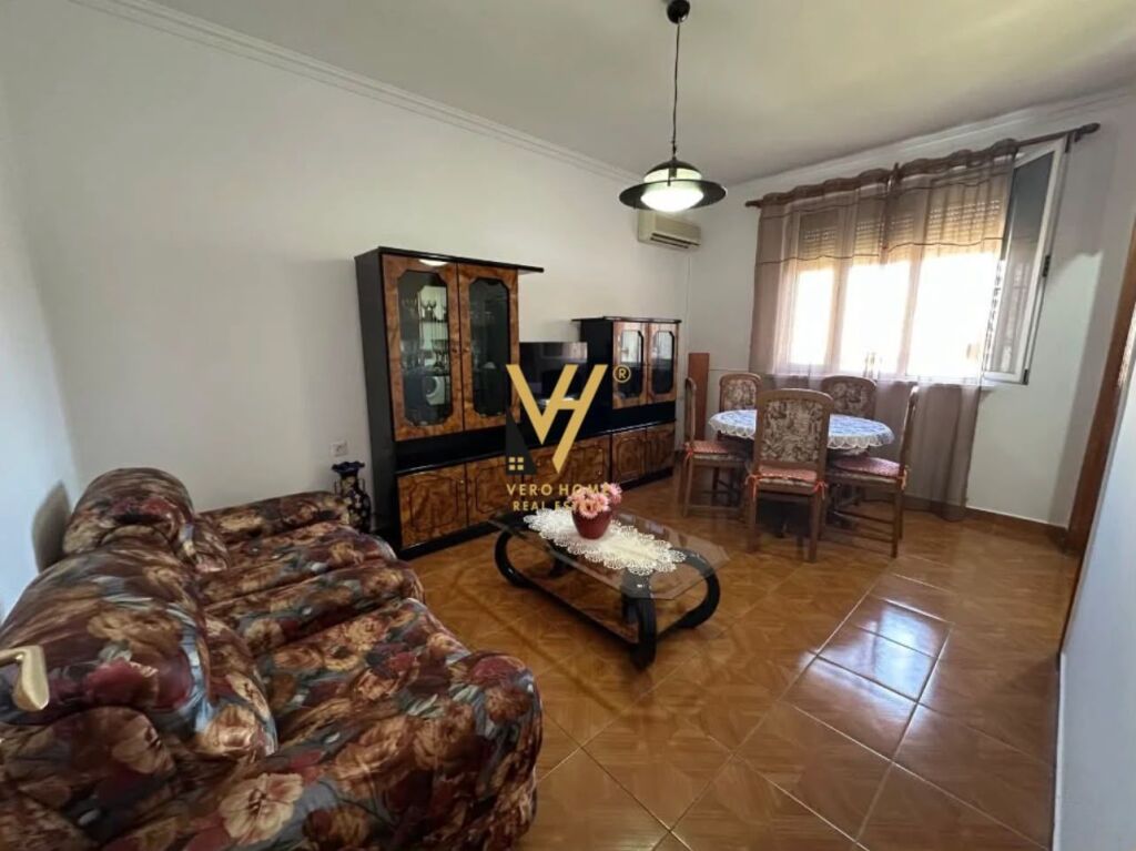 APPARTAMENTO 2+1+BLK IN AFFITTO VICINO A SHKOLLA E KUQE 600 EURO