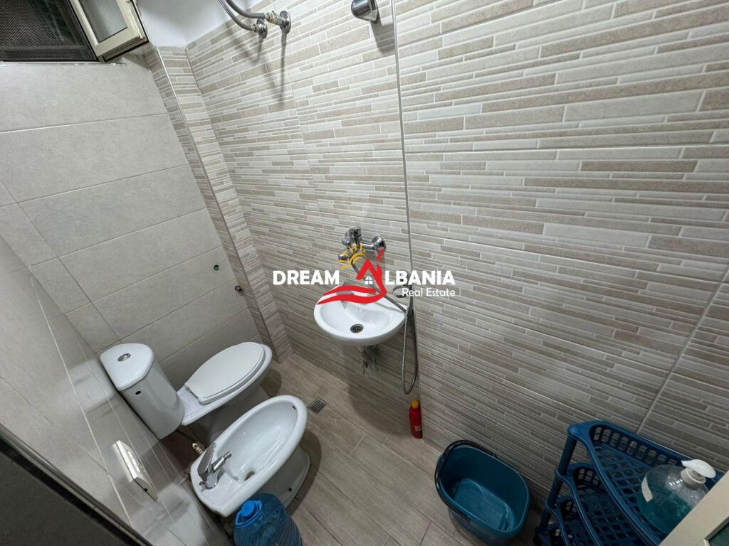 Apartament 1+1 me Qera ne Zog te Zi, prane Universitetit Logos, Tirane ( ID 4219478)