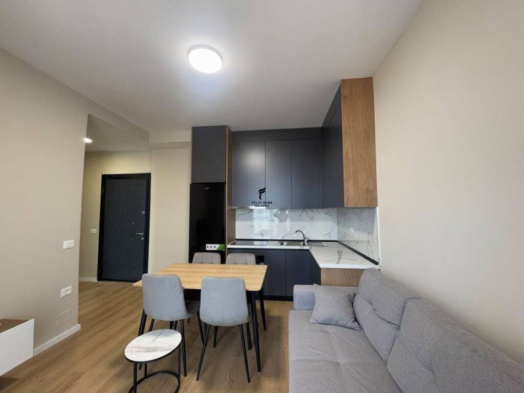 APARTAMENT ME QERA 2+1 BULEVARDI RI 70.000 LEKE FH-85637