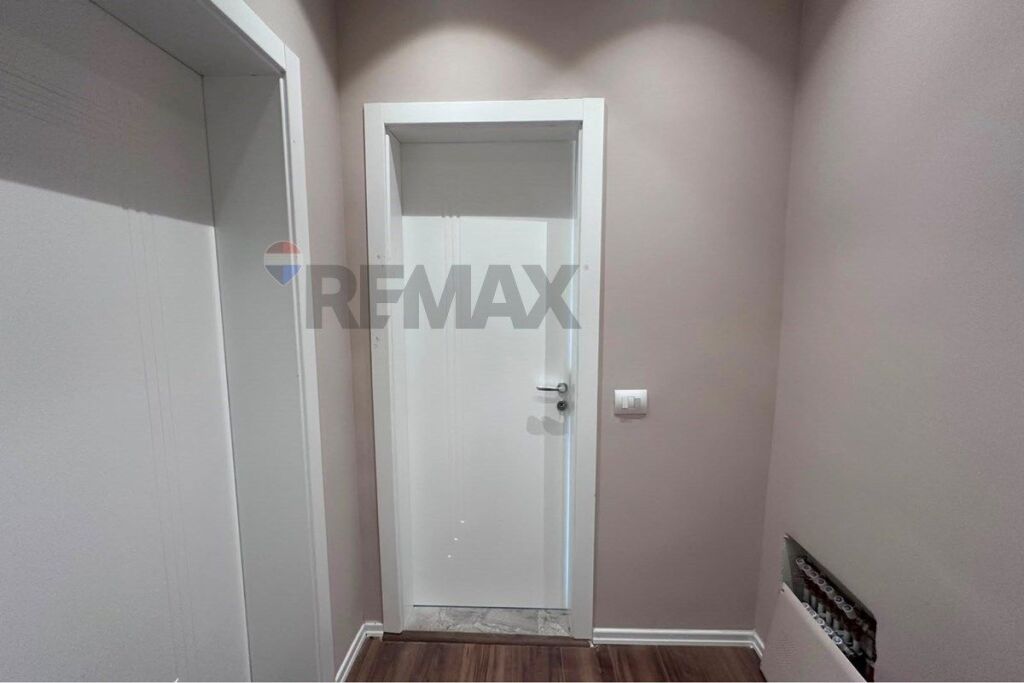 Shitet Apartament 1+1 Kodra e Diellit 2 ,