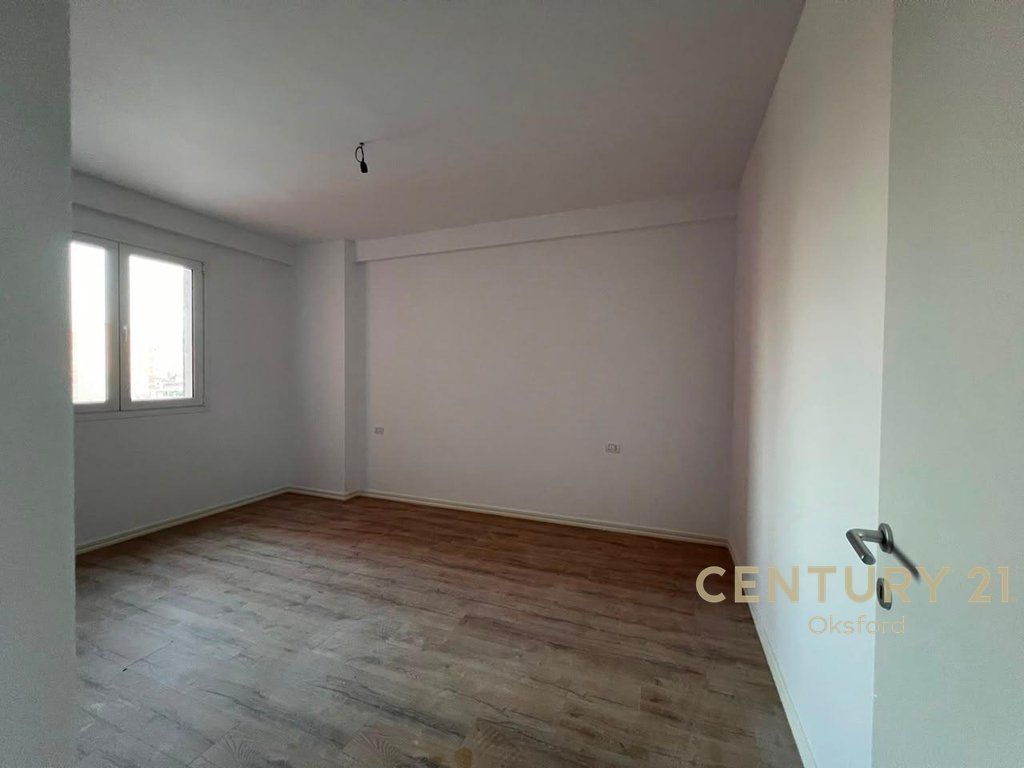 Apartament 1+1 per shitje ne zonen e Yzberishtit