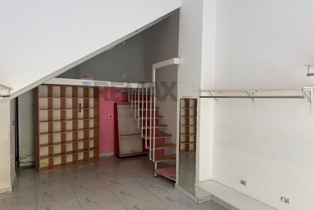Dyqan - Për Shitje - Rruga Nikolla Tupe, Tiranë(ID: 530261046-520)