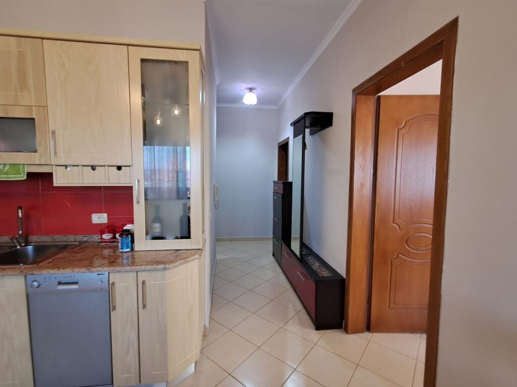 Durres, shitet apartament 2+1 Kati 6, 70 m² 75.000 € (rruga adria, hyrje e durresit, ura dajlanit, tek kopesht cerdhe amla)