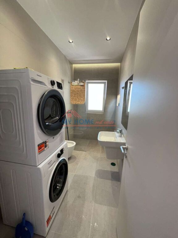 Apartament 2+1+ Post Parkimi me qera tek Kompleksi Aura ne Tirane