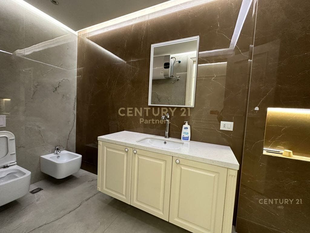 PREMIUM OFFICE FOR RENT IN BLOCK | 213 M² | PARKING INCLUDED