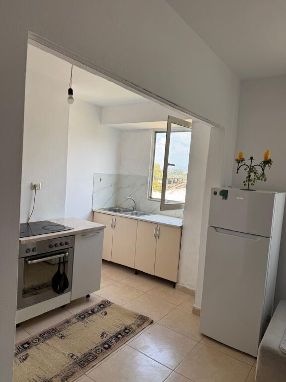 Jepet Me Qera Apartament 1+1+1 Ballkon