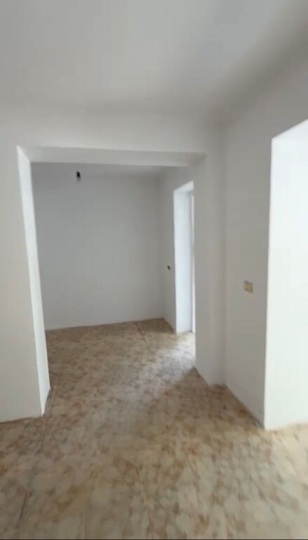Negozio + monolocale in vendita in via Kavaja, dietro la Policlinica 9