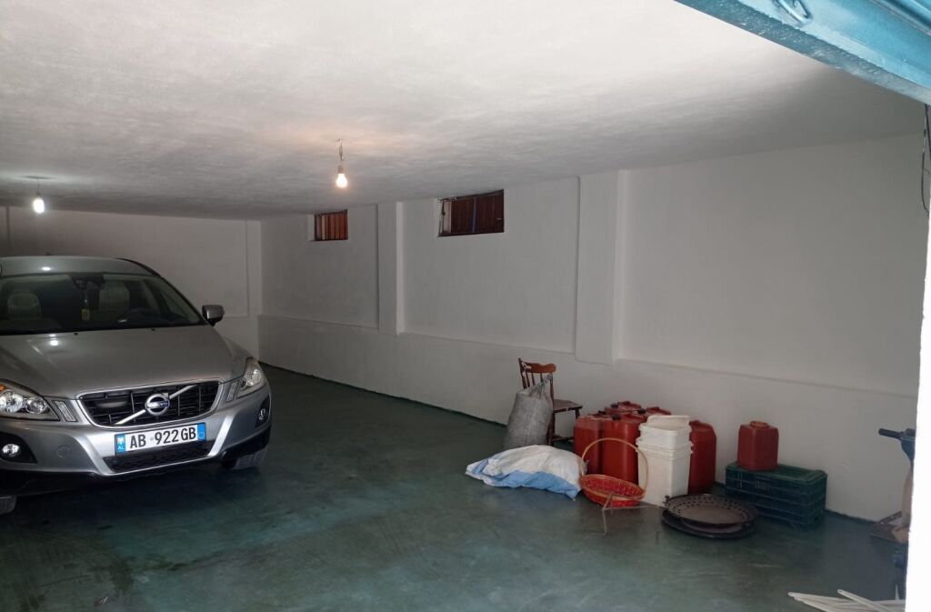 Rent | Magazinë | Universiteti Europian | 500 €/month