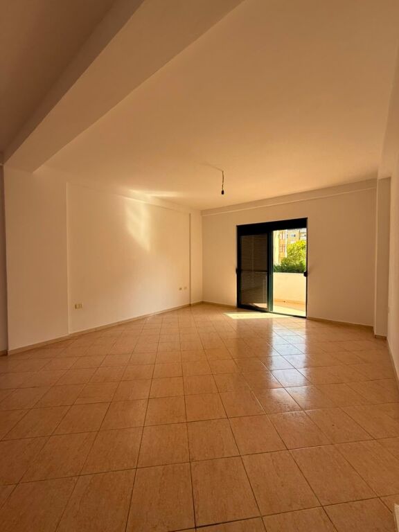 🏡 Shitet Apartament 2+1 , me 2 Poste parkimi, Plazh Teuta Durrës!