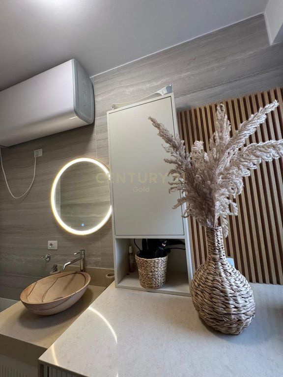 Appartamento di Lusso 1+1+🅿️archeggio📍 vicino a Piazza Skënderbej 1.000 € /Mese