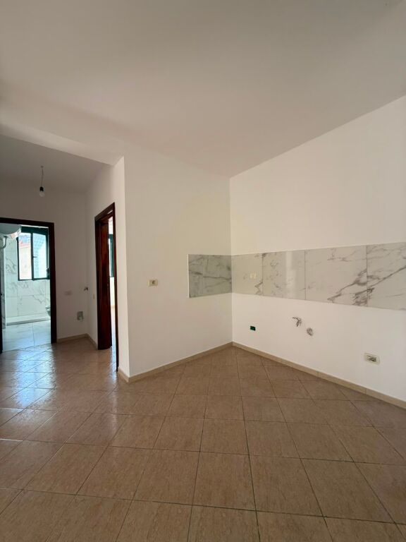 🏡 Shitet Apartament 2+1 , me 2 Poste parkimi, Plazh Teuta Durrës!