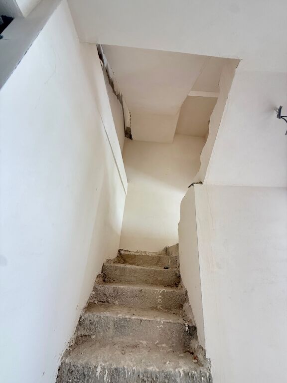 🏡 TRIPLEX IN VENDITA – KODRA E DIELLIT 2
