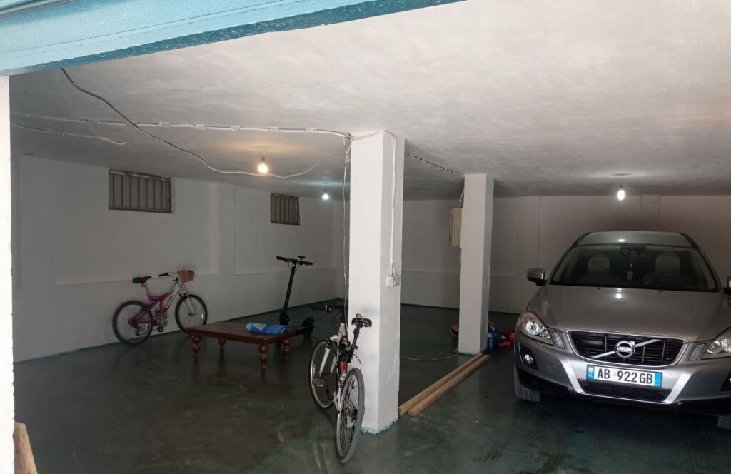 Rent | Magazinë | Universiteti Europian | 500 €/month