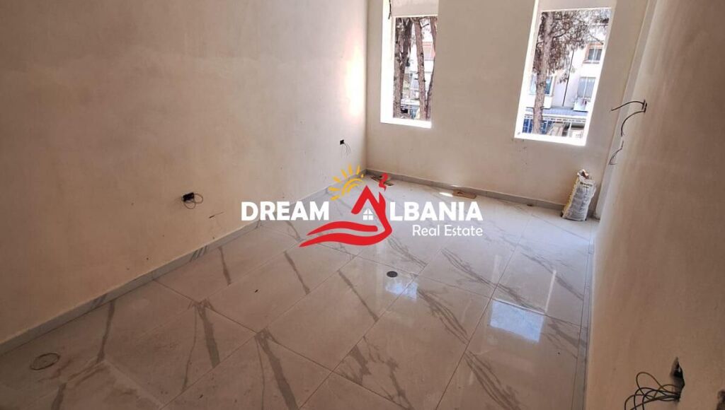 Vendesi appartamenti 1+1 vuoti Mali Robit, Golem (41111590)