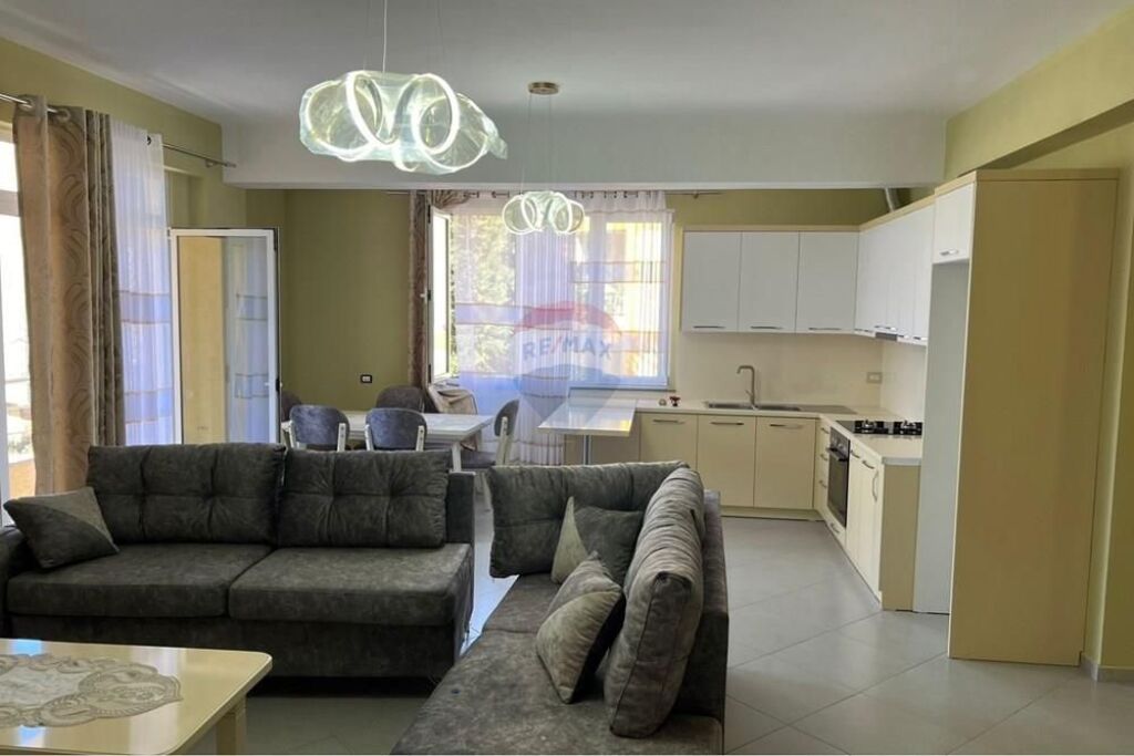 Apartment 2+1+2 for rent at Vilat Gjermane