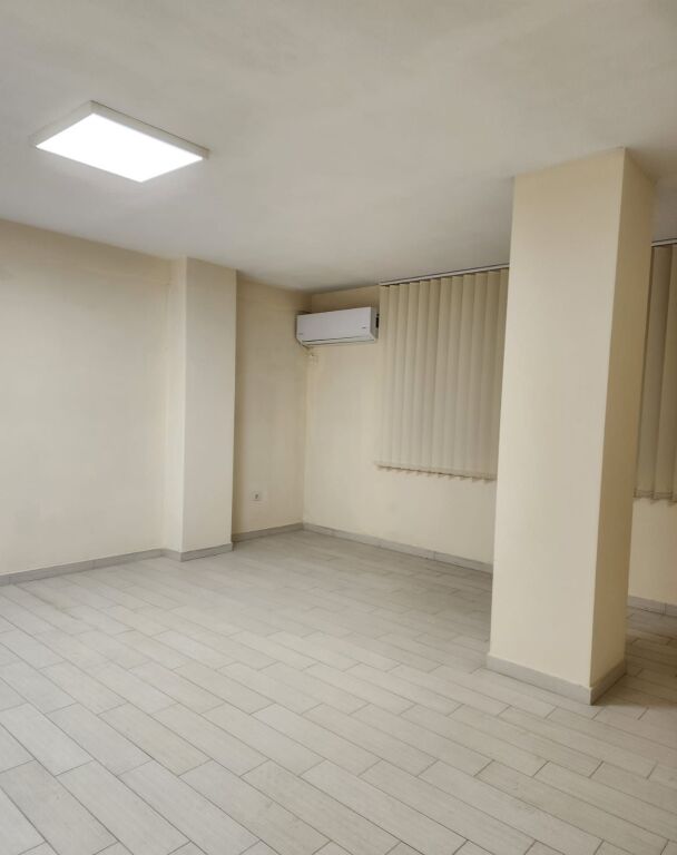 Rent | Ambjent Biznesi | Pazari i Ri | 1200 €/month