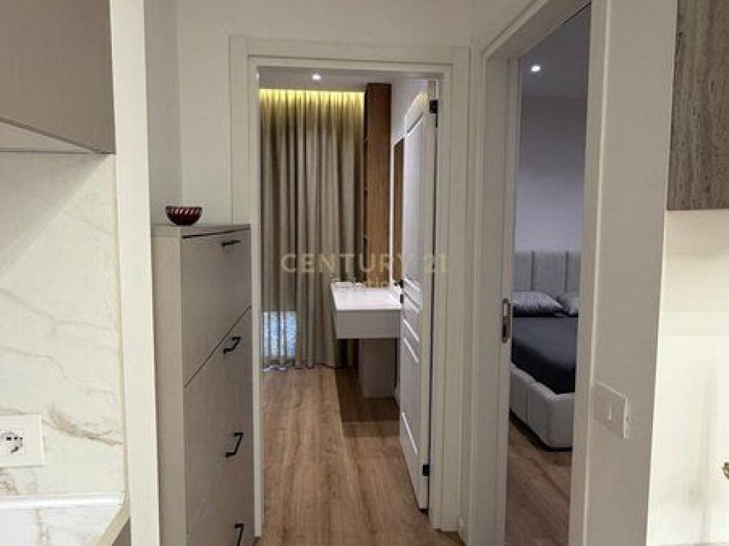 APARTAMENT 2+1+2 + PARKING PER QIRA !