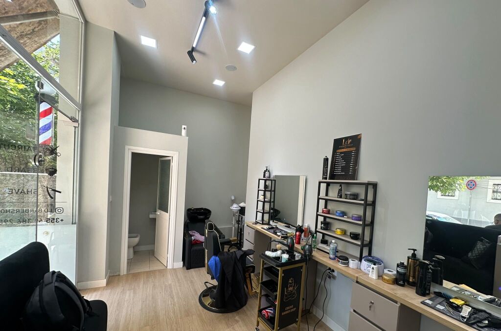 Sale | Ambjent Biznesi | Rruga e Barrikadave | 145000 €
