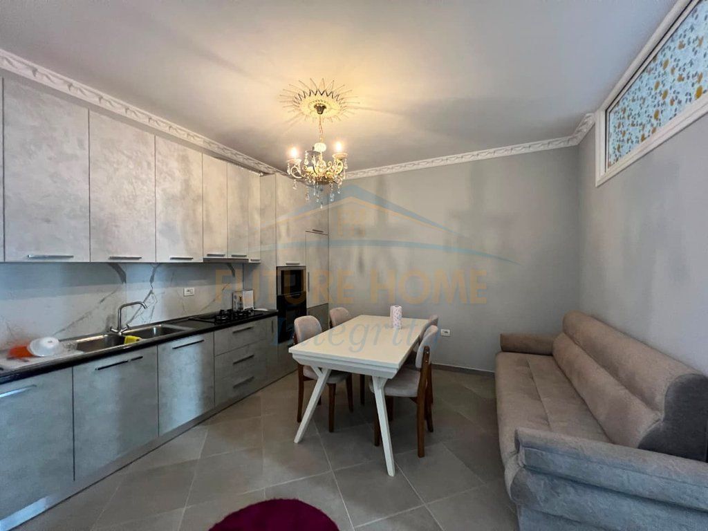 Affitto, Appartamento 1+1+Posto Auto, Residenza Green City, Tirana.