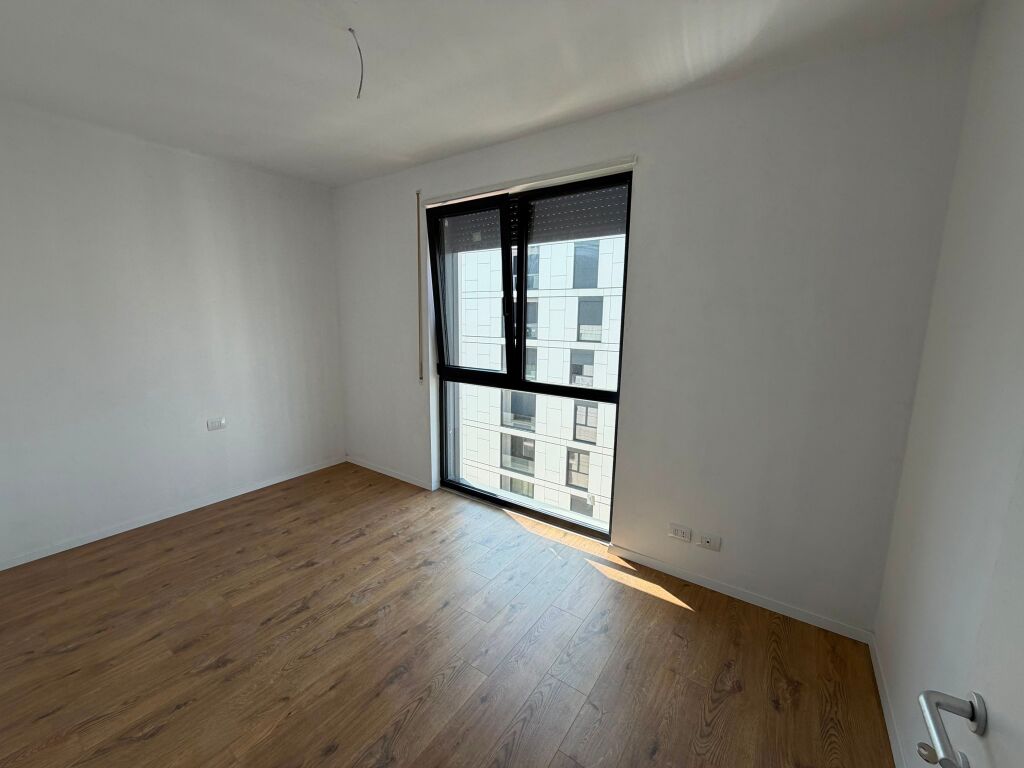 Jepet me qira apartament 3+1+2Poste Parkimi tek Kompleksi Akses
