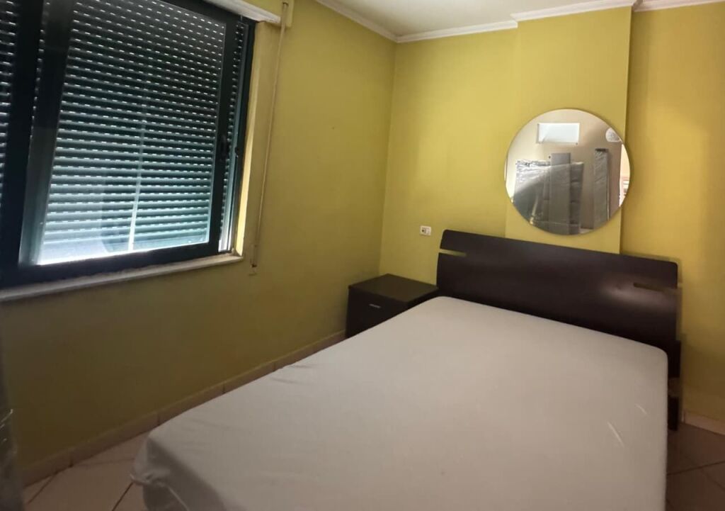Jepet apartament 1+1+Depo me qira tek Rruga Ali Demi , prane Globe , Brryli .