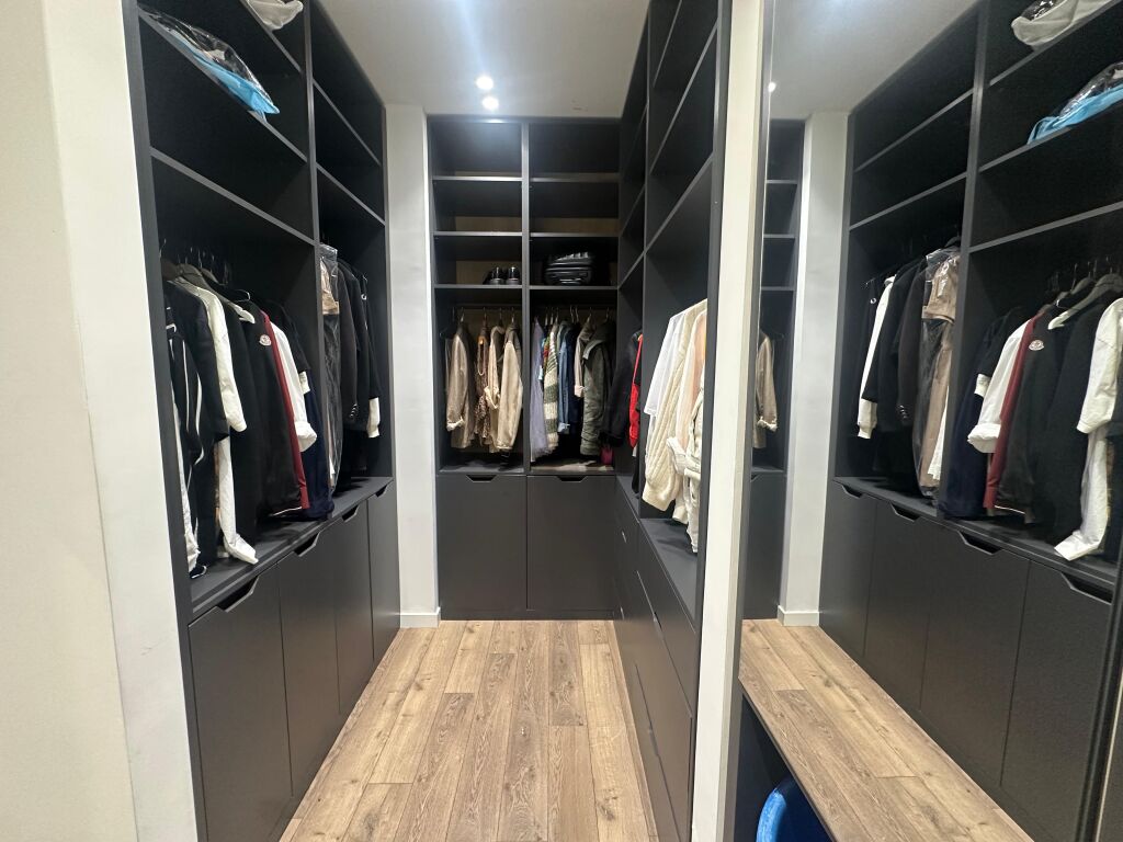 Apartament me qera 3+1+2 Rruga e Kosovareve 2300€