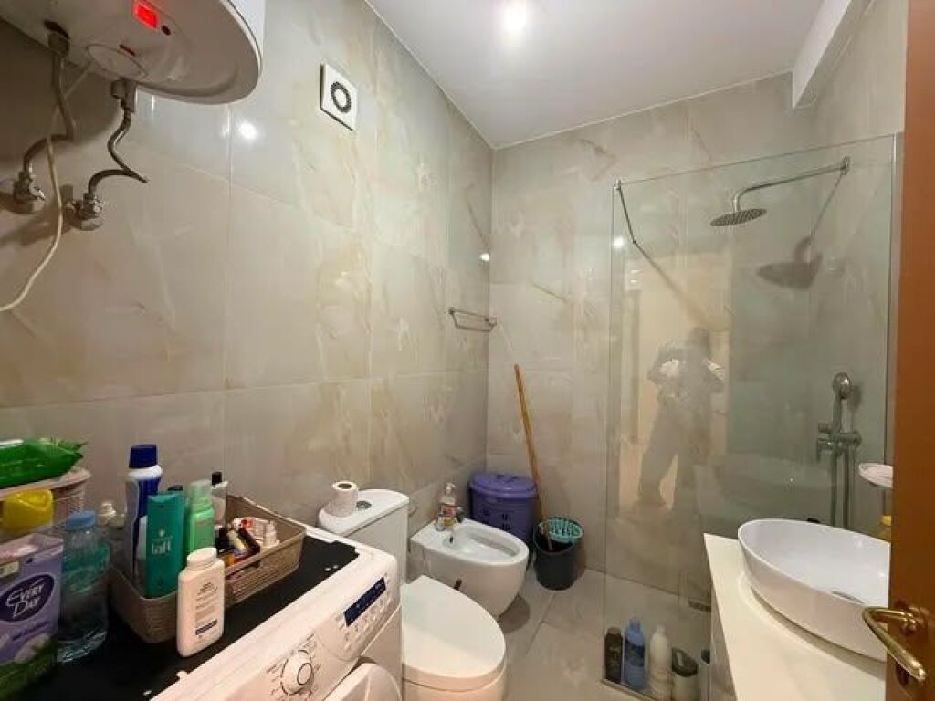 QERA APARTAMENT 1+1+Parkim Bulevardi Kasharit
