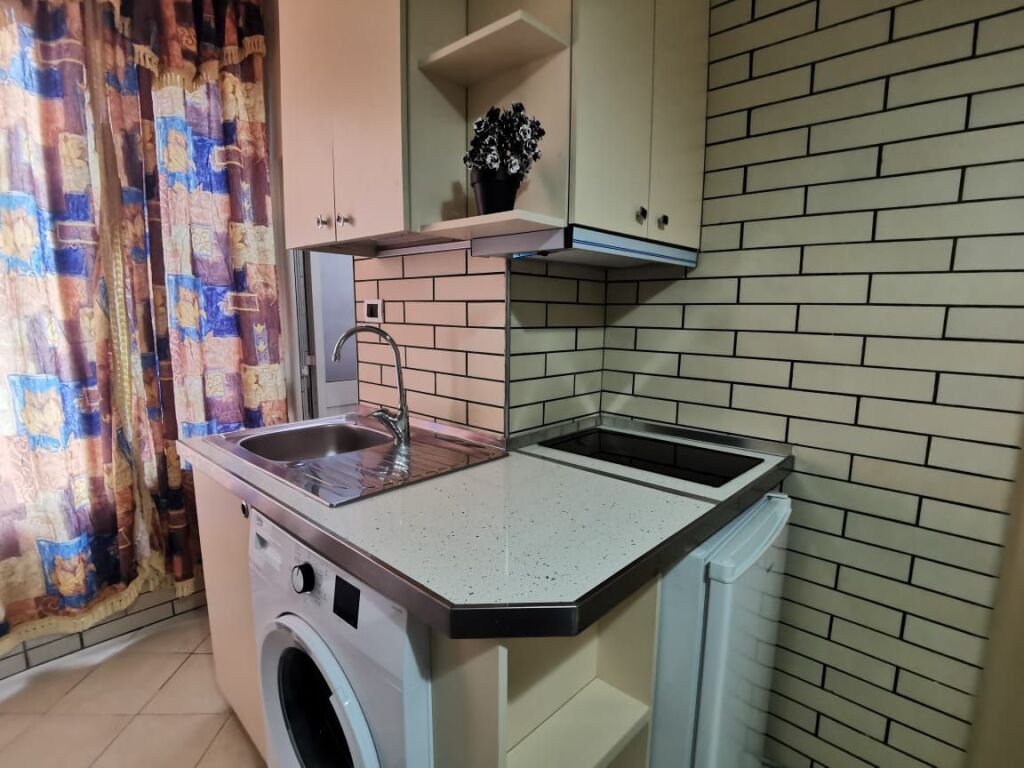 Jepet me qera Garsionere Tek 5 Maji  ID: 5245