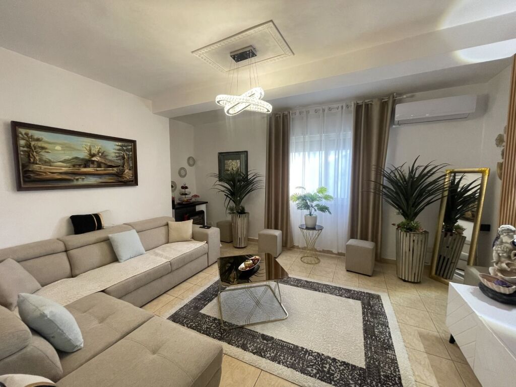 Apartment 1+1 for Rent, at Vila e Zogut!