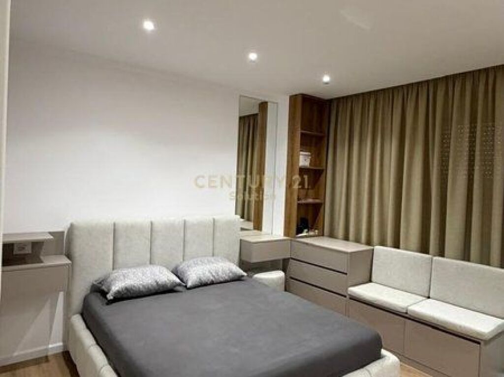APARTAMENT 2+1+2 + PARKING PER QIRA !